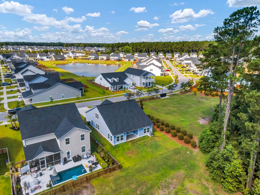 Image 35 of property listing at 991 Arrowwood Way, Summerville, SC 29485