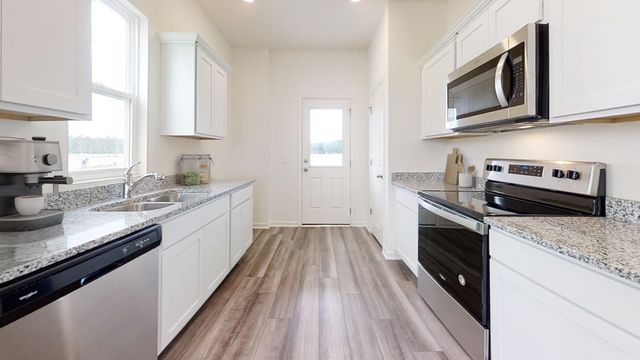 137 Covey Rise Dr, Aynor, SC 29511