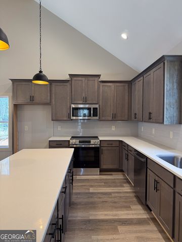 32 Tanvor Trail, Cleveland, GA 30528