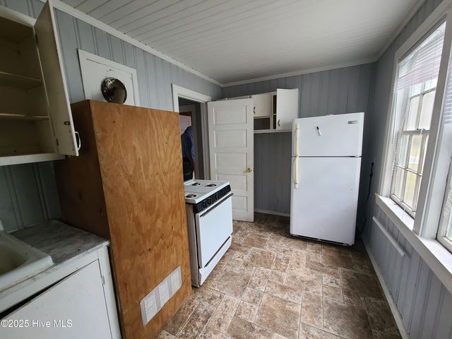 212 Clay Street, Kinston, NC 28501