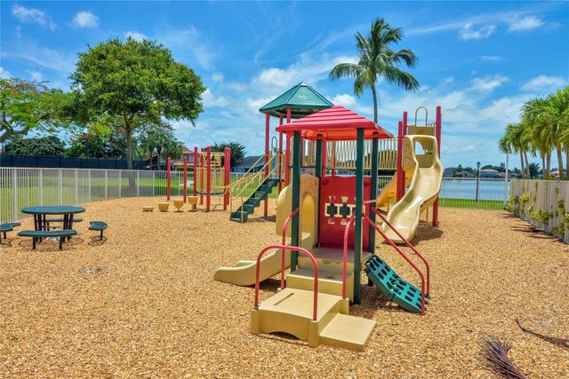 18813 Cloud Lake Circle, Boca Raton, FL 33496