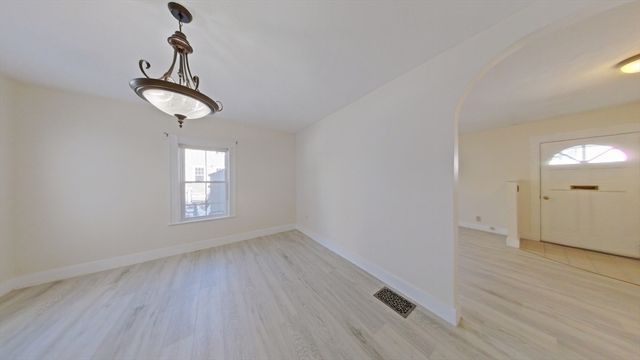 48 Swanton St 48, Winchester, MA 01890