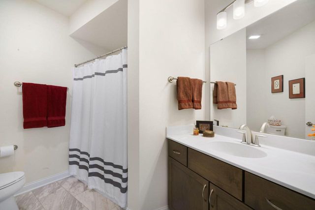 4417 Creekside PASS, Brookfield, WI 53005