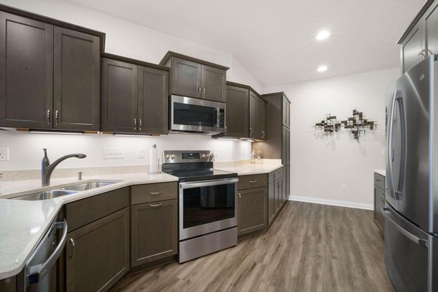 4417 Creekside PASS, Brookfield, WI 53005