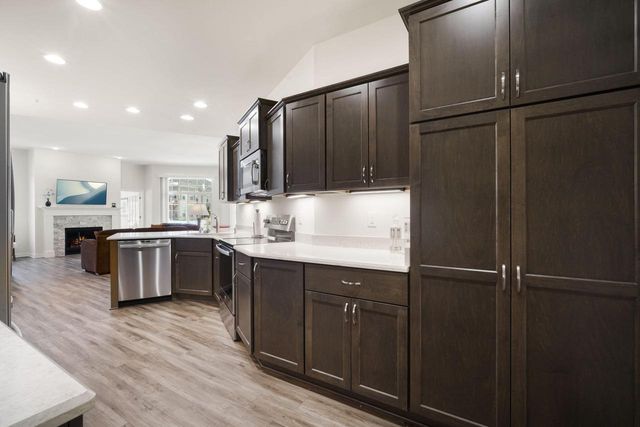 4417 Creekside PASS, Brookfield, WI 53005