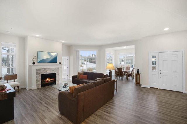 4417 Creekside PASS, Brookfield, WI 53005