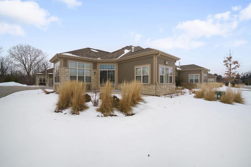 4417 Creekside PASS, Brookfield, WI 53005