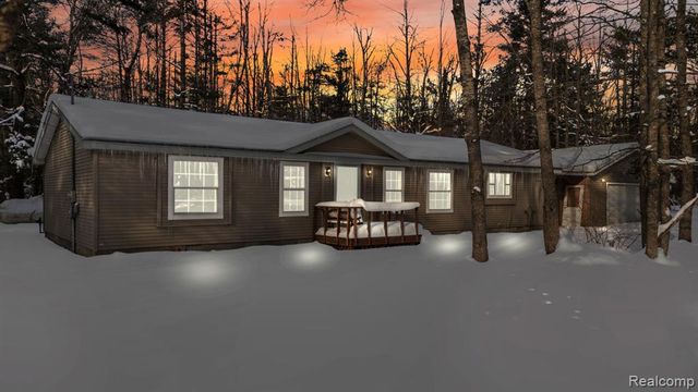 2836 Lone Pine Road, Gaylord, MI 49735