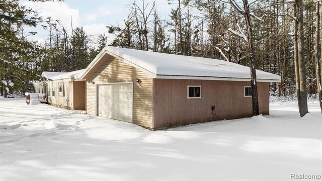 2836 Lone Pine Road, Gaylord, MI 49735