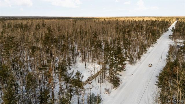 2836 Lone Pine Road, Gaylord, MI 49735