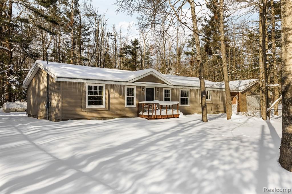 2836 Lone Pine Road, Gaylord, MI 49735