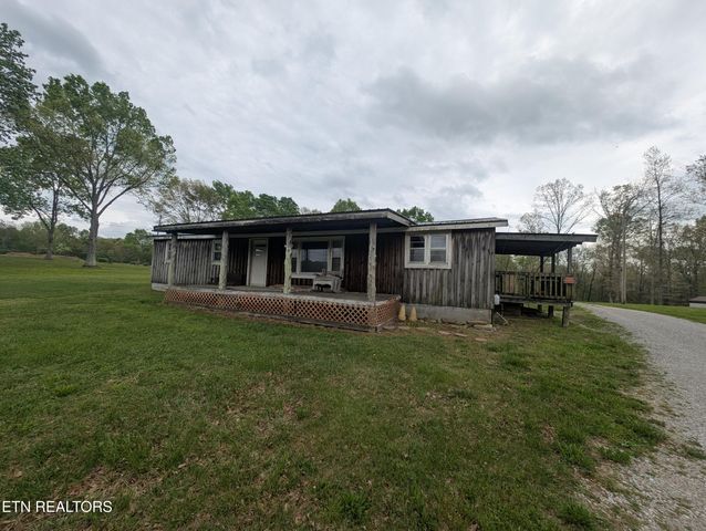 2546 Peavine Rd, Crossville, TN 38571