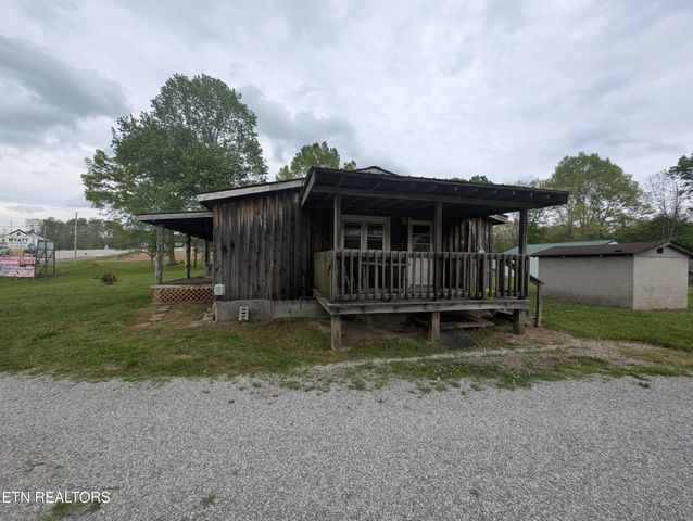2546 Peavine Rd, Crossville, TN 38571