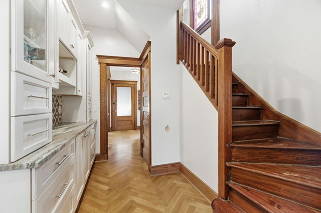 376 FAIRMOUNT AVE, Jc, Journal Square, NJ 07306