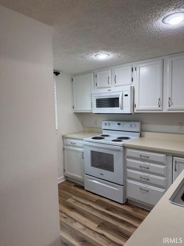 9640 S Lake Ridge Drive, Bloomington, IN 47401