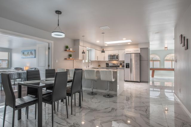 10546 REDBUD Street NW, Albuquerque, NM 87114