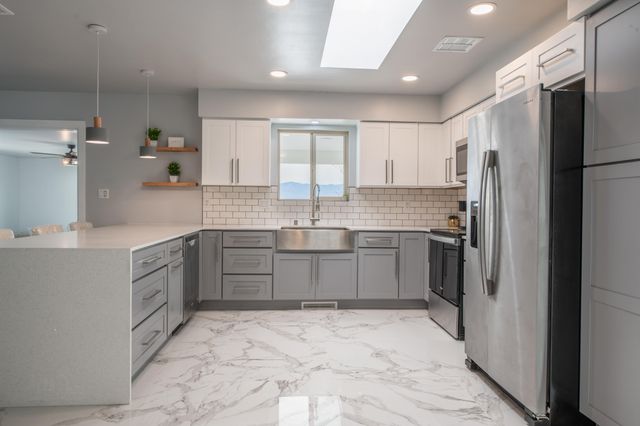 10546 REDBUD Street NW, Albuquerque, NM 87114