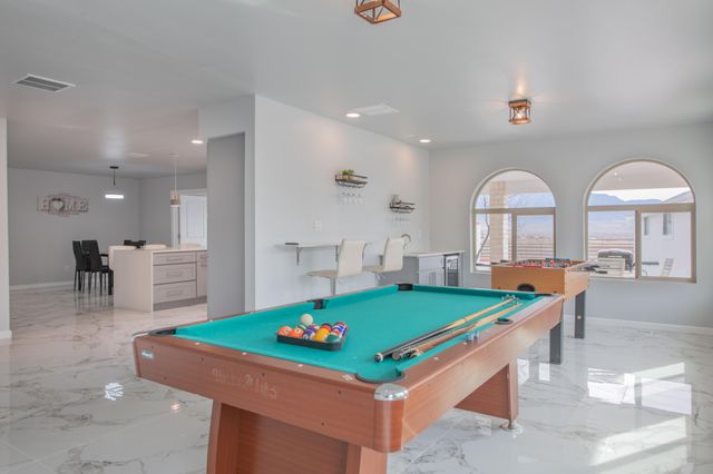 10546 REDBUD Street NW, Albuquerque, NM 87114