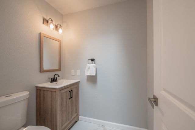 10546 REDBUD Street NW, Albuquerque, NM 87114