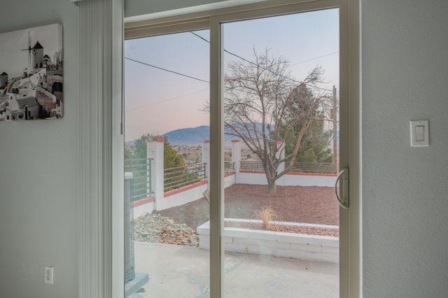 10546 REDBUD Street NW, Albuquerque, NM 87114