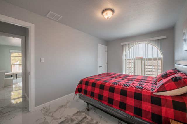 10546 REDBUD Street NW, Albuquerque, NM 87114