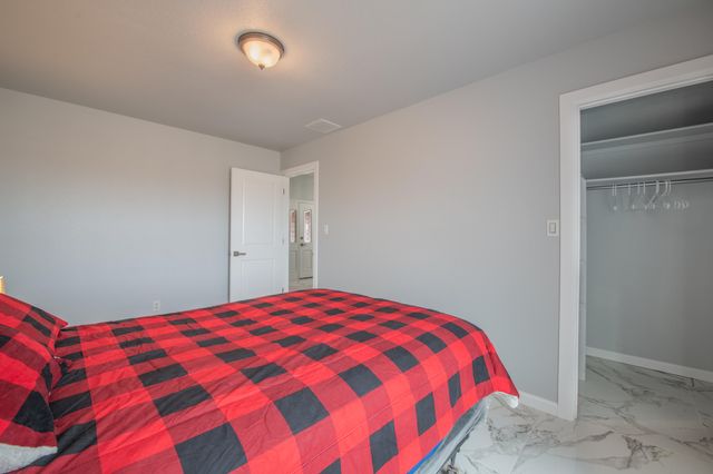 10546 REDBUD Street NW, Albuquerque, NM 87114