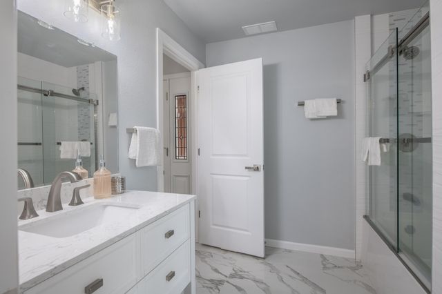 10546 REDBUD Street NW, Albuquerque, NM 87114