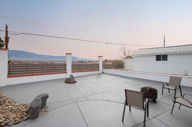 10546 REDBUD Street NW, Albuquerque, NM 87114