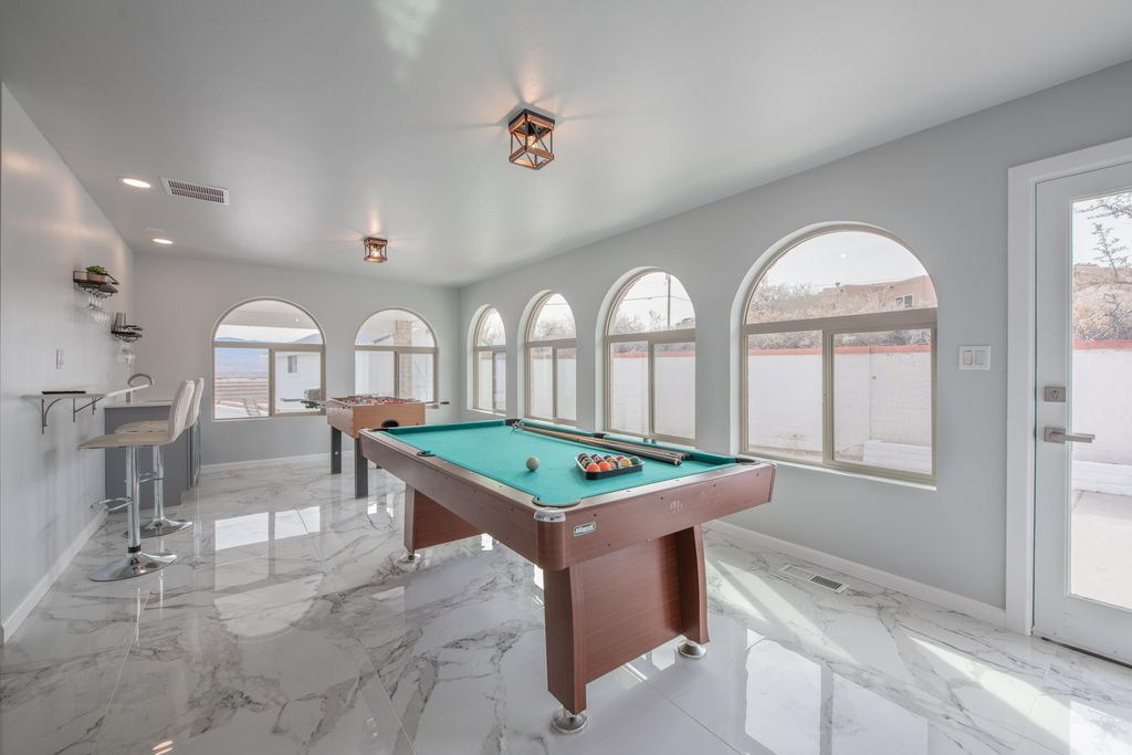 Image 30 of property listing at 10546 REDBUD Street NW, Albuquerque, NM 87114