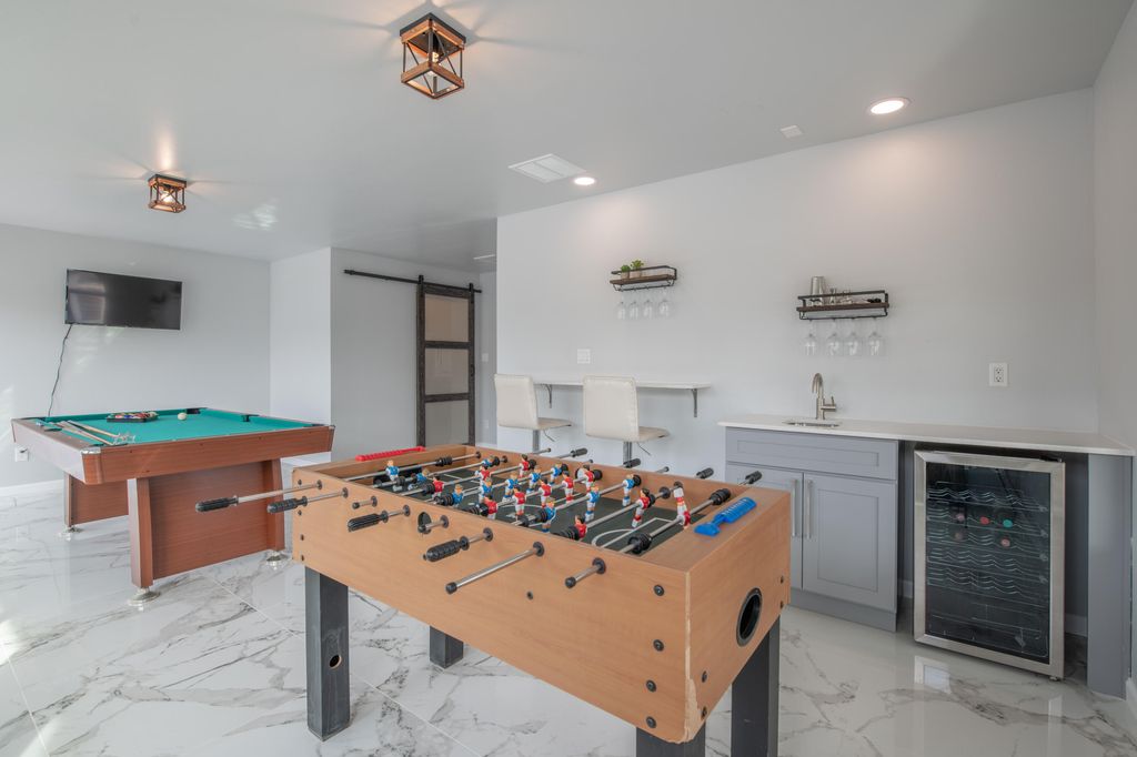 Image 35 of property listing at 10546 REDBUD Street NW, Albuquerque, NM 87114