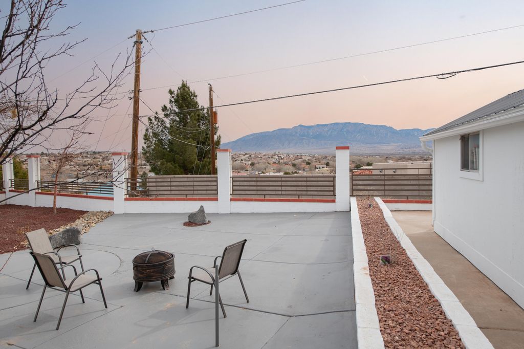 Image 67 of property listing at 10546 REDBUD Street NW, Albuquerque, NM 87114