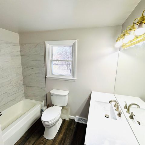 118 W Gloucester Drive, Saginaw, MI 48609