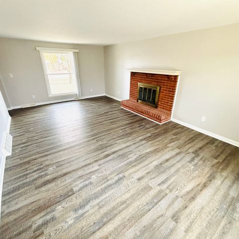 118 W Gloucester Drive, Saginaw, MI 48609