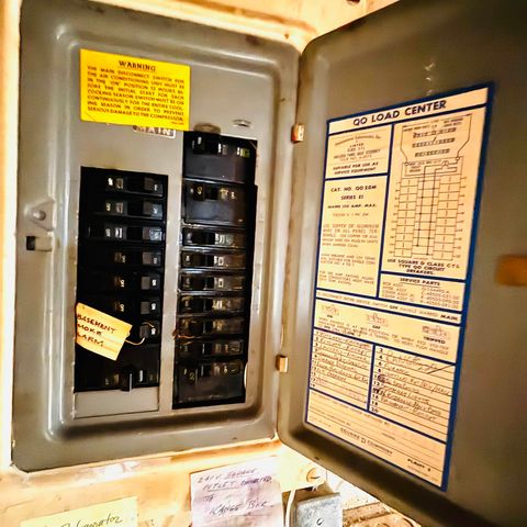 118 W Gloucester Drive, Saginaw, MI 48609