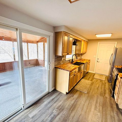 118 W Gloucester Drive, Saginaw, MI 48609