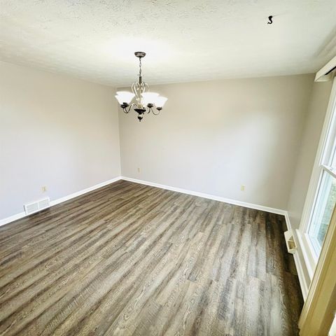 118 W Gloucester Drive, Saginaw, MI 48609