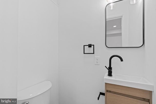 1210 KENNEDY ST NW, Washington, DC 20011