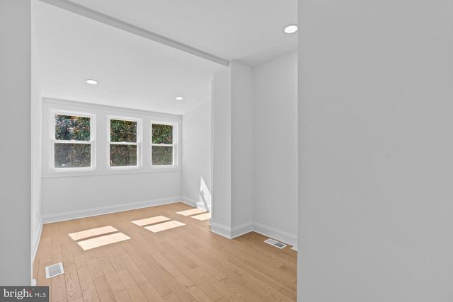 1210 KENNEDY ST NW, Washington, DC 20011