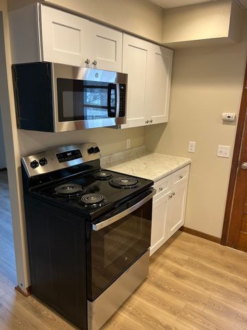 402 W Washington Street, Yorkville, IL 60560