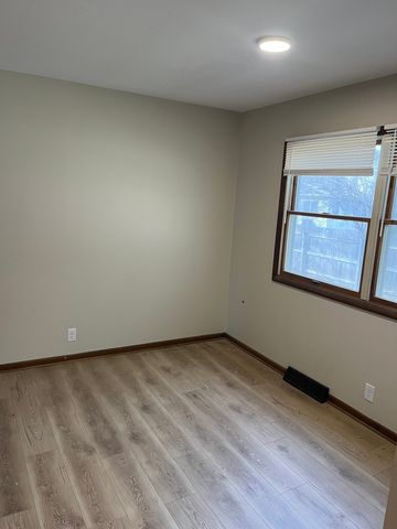 402 W Washington Street, Yorkville, IL 60560