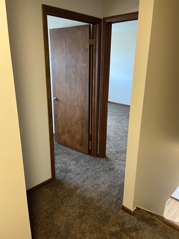 402 W Washington Street, Yorkville, IL 60560