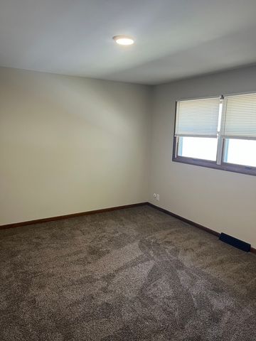 402 W Washington Street, Yorkville, IL 60560