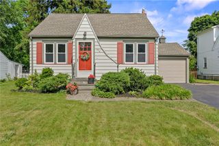 316 Walzer Rd, Irondequoit, NY 14622