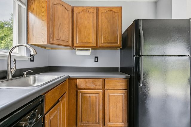 8217 8th Street W, Rock Island, IL 61201