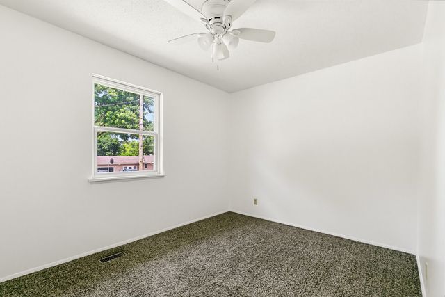 8217 8th Street W, Rock Island, IL 61201