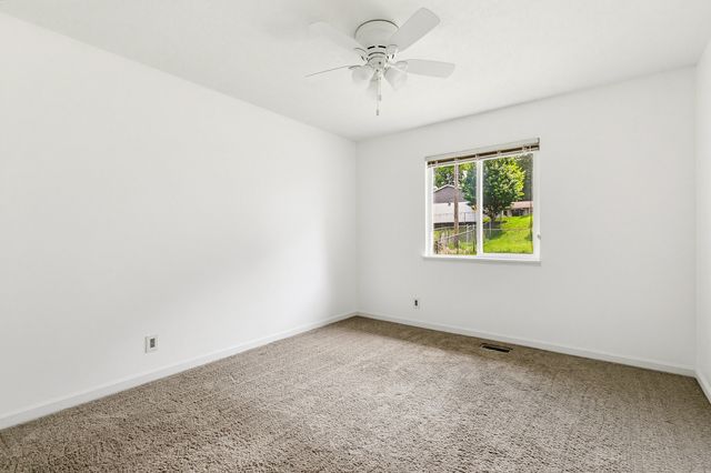 8217 8th Street W, Rock Island, IL 61201