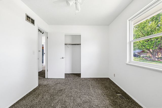 8217 8th Street W, Rock Island, IL 61201