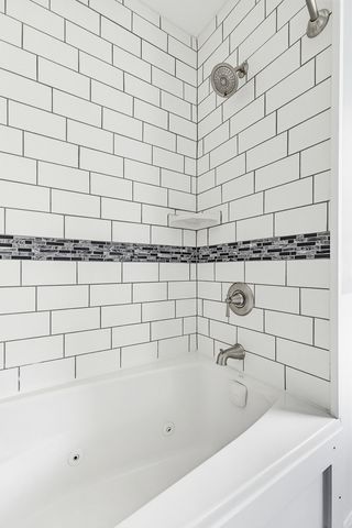 8217 8th Street W, Rock Island, IL 61201