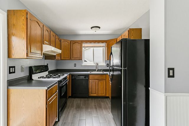 8217 8th Street W, Rock Island, IL 61201