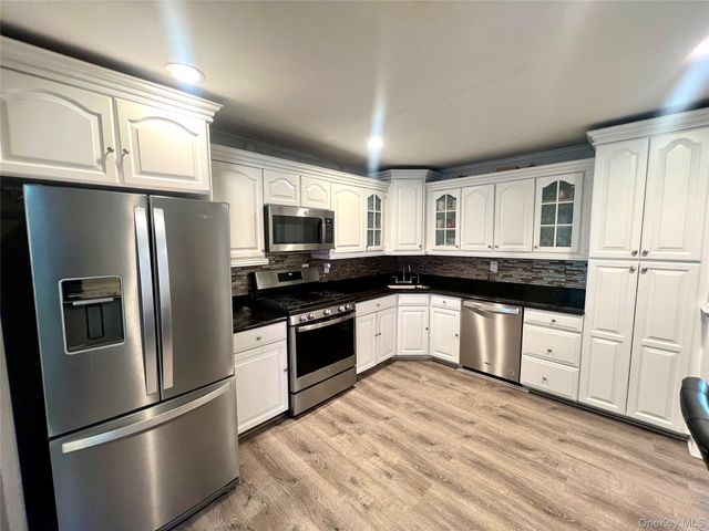2 Peters Lane, Port Jefferson Station, NY 11776
